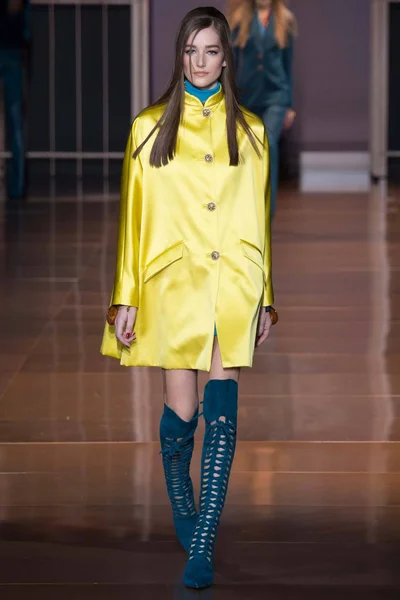 Look 12